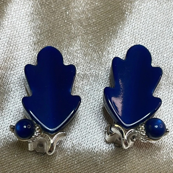 Blue Leaf Lisner Clip on Earrings - Picture 2 of 6